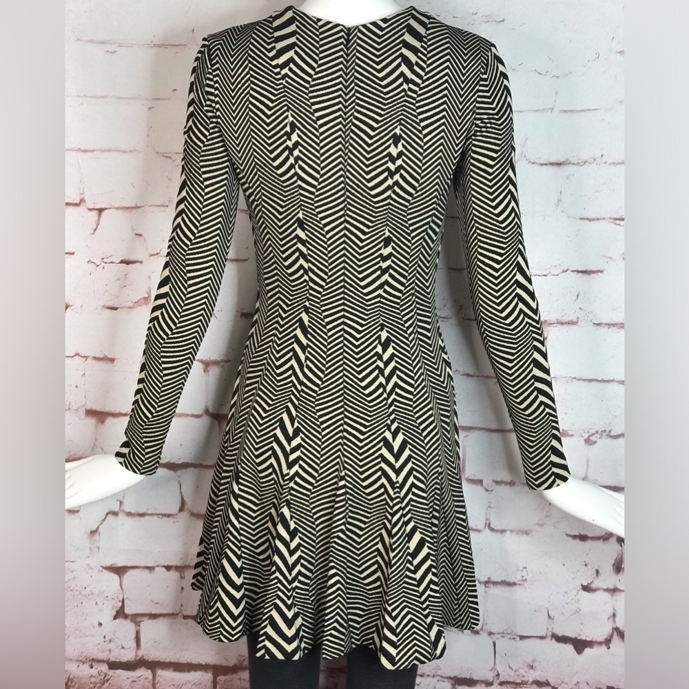 NICOLE MILLER Atelier Chevron Cream & Black Knit A-Line Skater Dress Petite - Picture 7 of 15